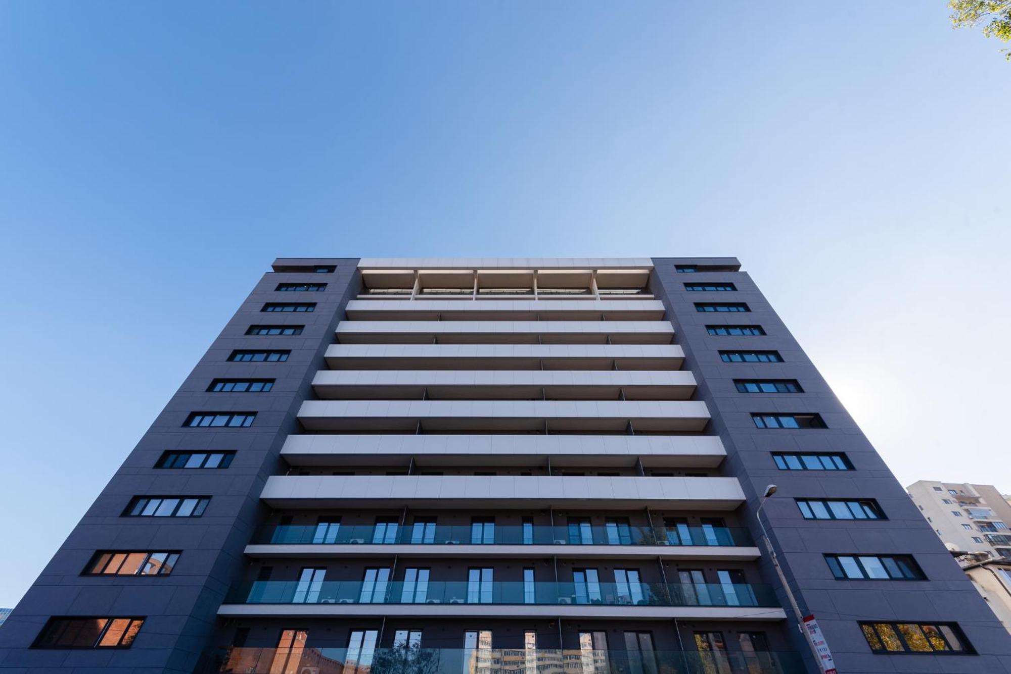 Vanda - Park-View Apartment With Private Balcony Bucharest Exterior photo