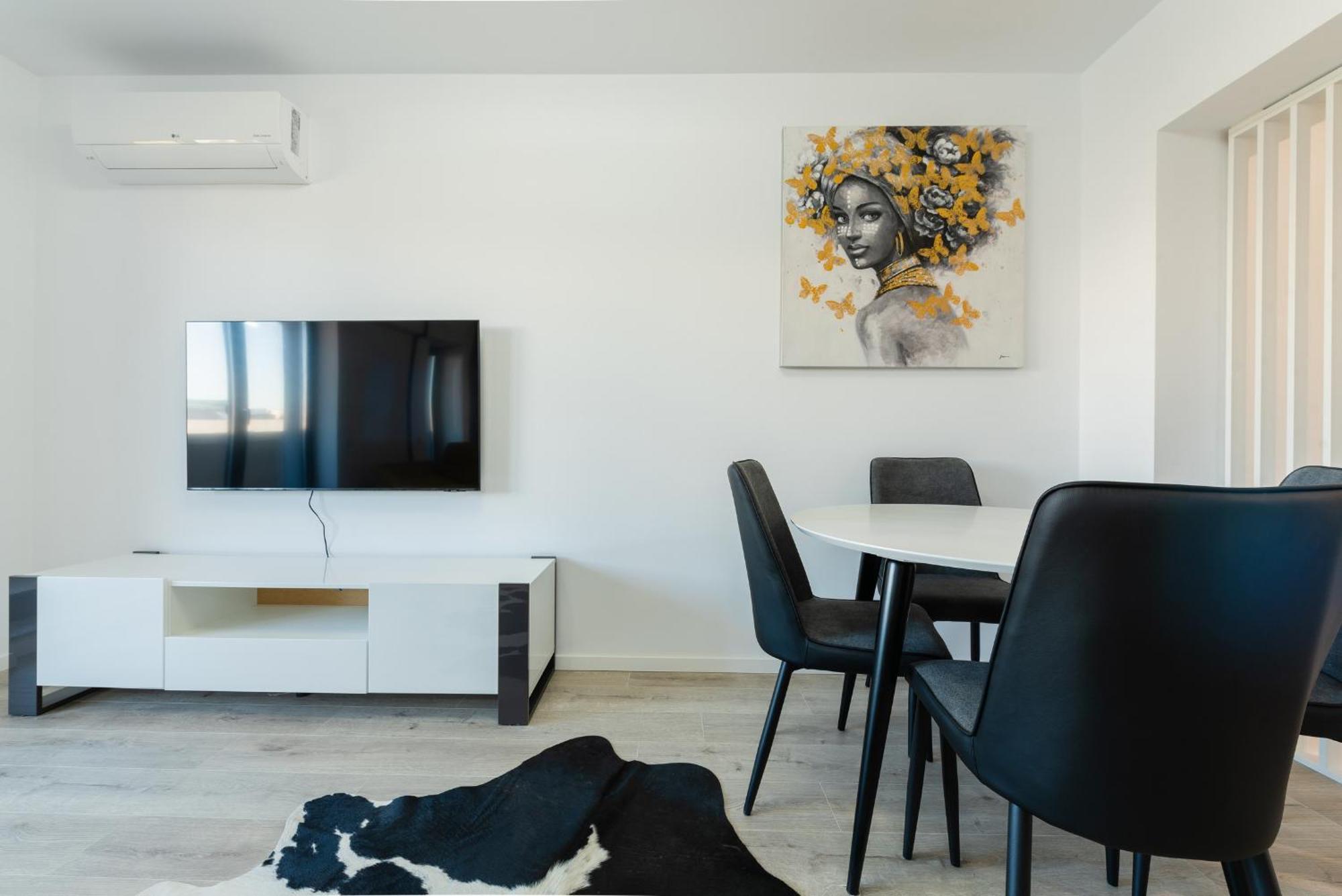Vanda - Park-View Apartment With Private Balcony Bucharest Exterior photo
